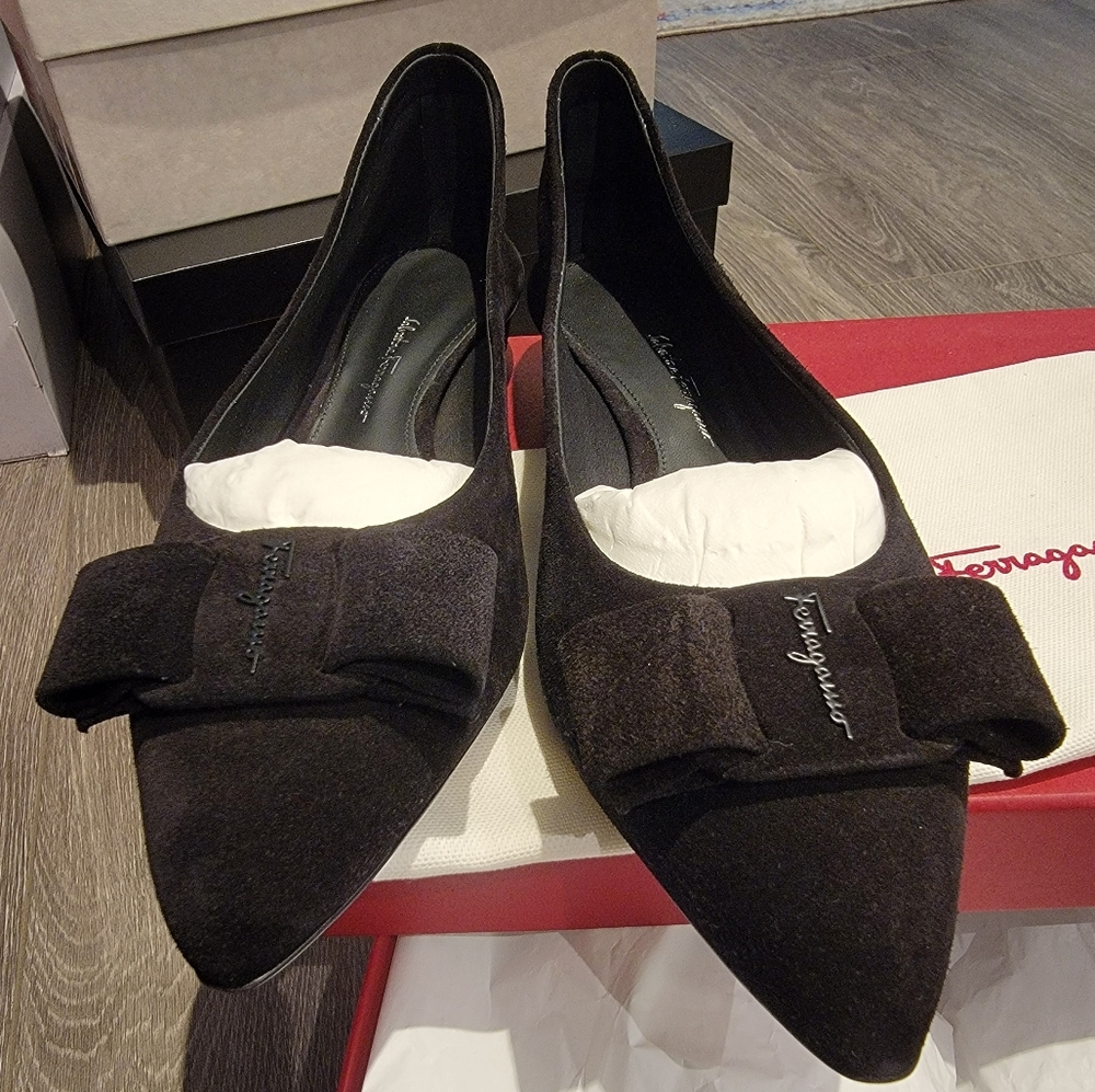 *NEW* Salvatore Ferragamo Viva Bow Suede Flat 2cm size 10B
